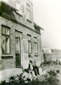 Przed domem 1937